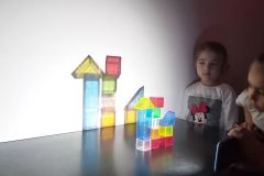 Eksperymenty ze światłem (Turka, 2020)