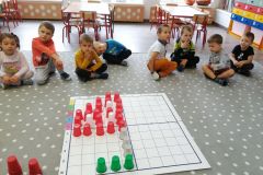 Kodowanie na dywanie w grupie Żabki (Turka, 2021)