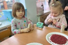 "Misie" i "Króliczki" karmią ptaszki (Turka, 2022)