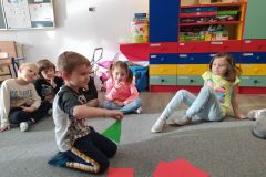 Tygrysy bawią się figurami (Turka, 2020)