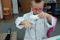 W gabinecie lekarskim (Turka, 2020)