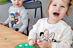 Wielkanocne prace plastyczne w grupie "Króliczki" (Turka, 2022)