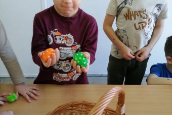23