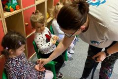 Zajęcia z edukacji kynologicznej (trzecie) - gr. Słoneczka i Motylki (Koryznowej, 2020)