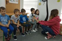 Zajęcia z edukacji kynologicznej w Grupie Tygrysków (Turka, 2020)