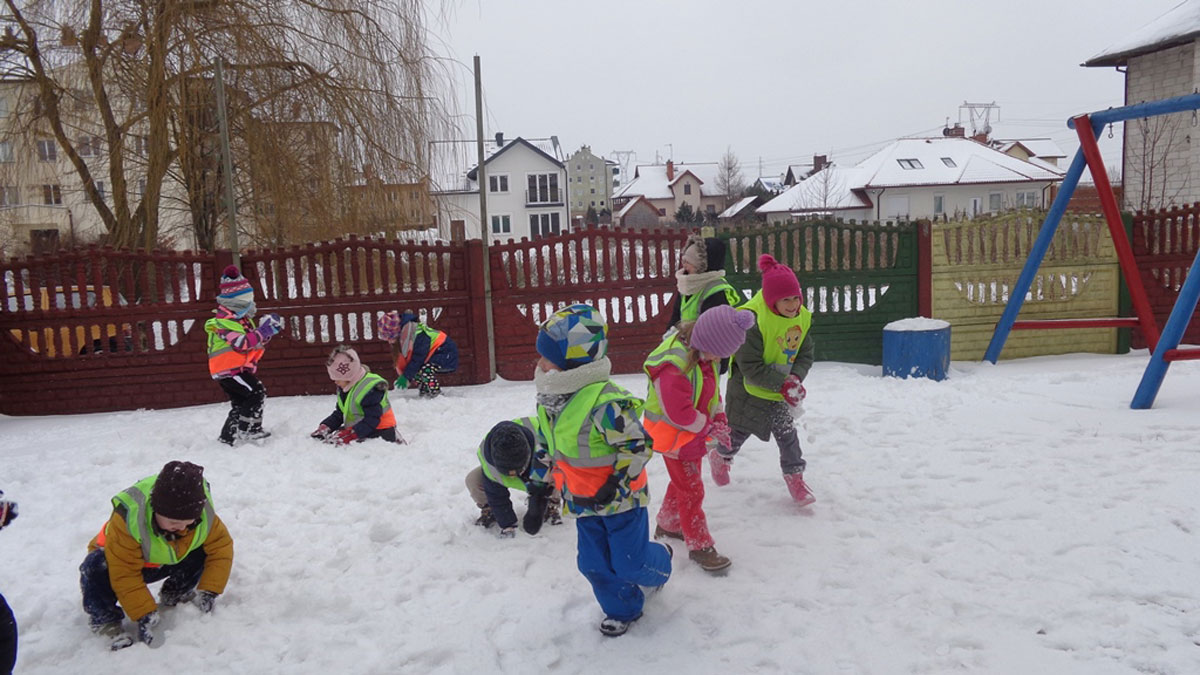 Zabawy na śniegu – grupa „Tygryski”