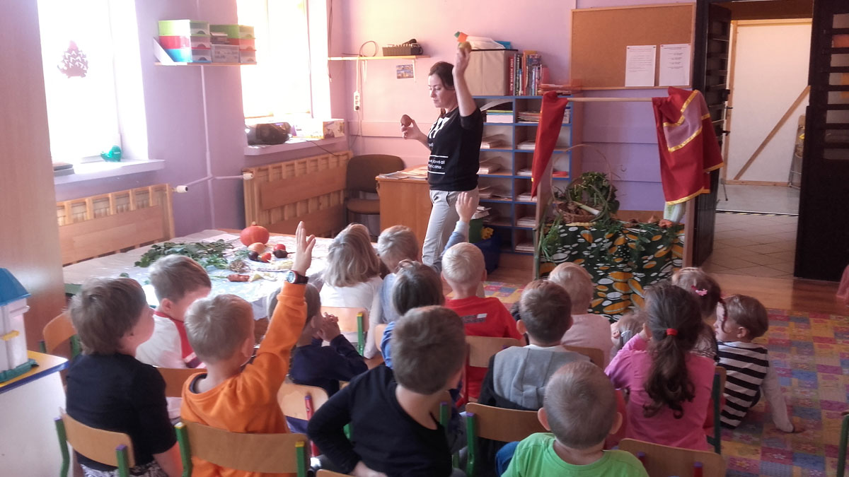 Przedstawienie „Na straganie”