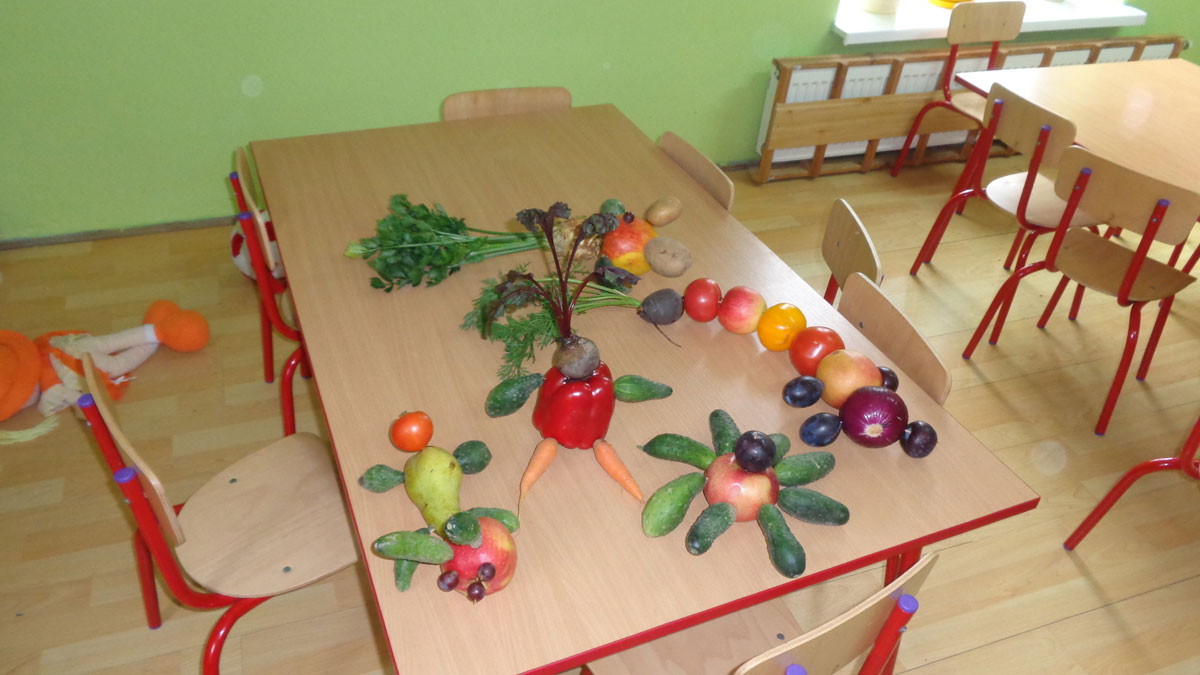 Zdrowe soki, ciasto i śmieszne stworki potworki