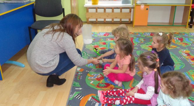 Zimno, zimno, coraz zimniej – pokazy chemiczne, UNIKIDS – grupa „Misie”