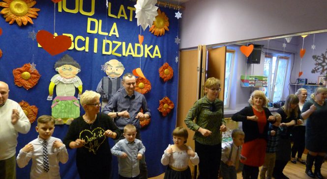 Dzień Babci i Dziadka w grupie „Pszczółki” i „Wiewiórki”