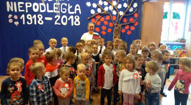 Występ gr. „Pszczółki” z okazji setnej rocznicy odzyskania niepodległości