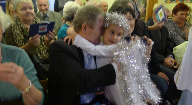 Występ z okazji Dnia Babci i Dziadka w gr. „Pszczółki”