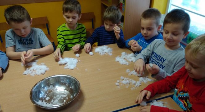 Zimowe doświadczenia  – grupa Tygryski