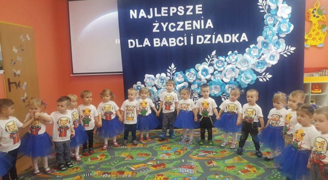 Przedstawienie z okazji Dnia Babci i Dziadka – grupy „Misie” i „Króliki”