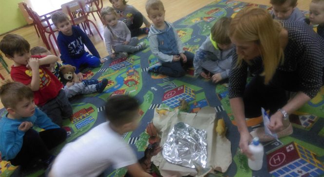 Dinozaury i wulkany – grupa ”Tygrysy” i „Żabki”