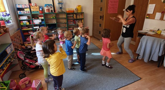 Zajęcia taneczne „Wiewiórki” i „Pszczółki”