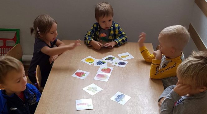 Owocowa praca plastyczna gr. Żabki