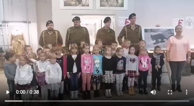 Szkoła do hymnu! (WIDEO)