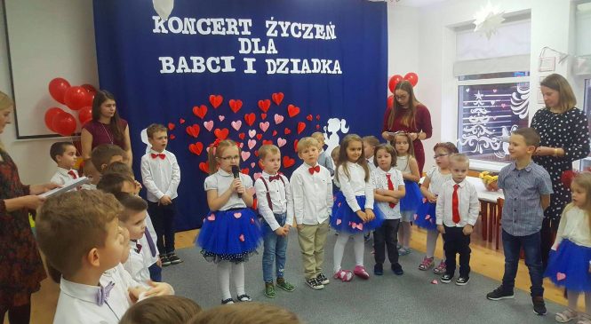 Walentynkowy Koncert Życzeń z okazji Dnia Babci i Dziadka – grupy „Żabki” i „Tygrysy”