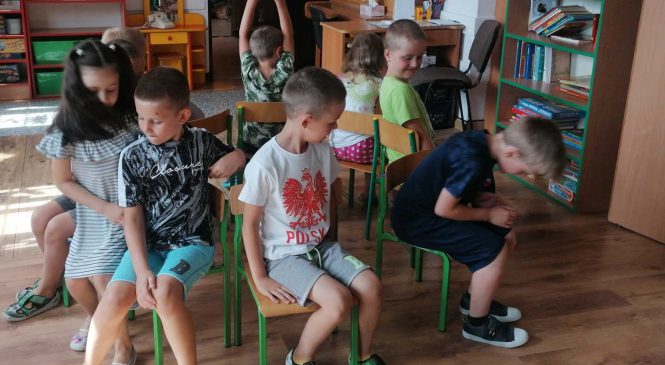 Wspólne ćwiczenia gr. „Pszczółki”