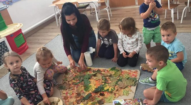 Powitanie Jesieni gr. Żabki i Wiewiórki