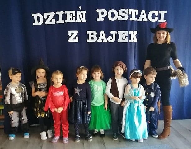Dzień postaci z bajek w grupach Misie i Żabki