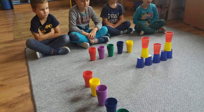 Kodowanie na dywanie gr. Pszczółki