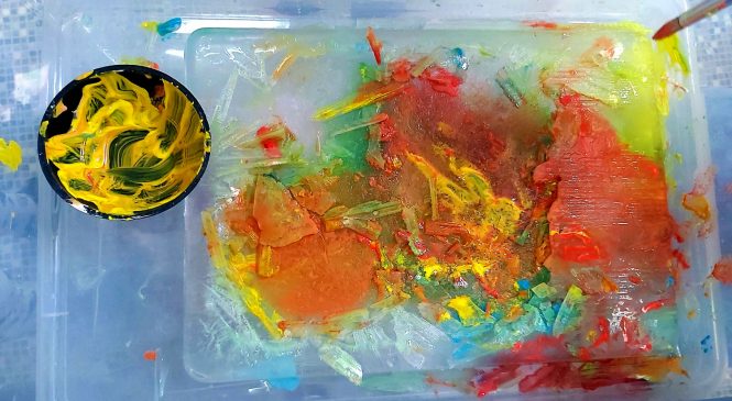 Misie malują po lodzie