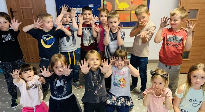 Opowieści o dinozaurach w grupie „Tygrysów”🦖🌿🦕🌱