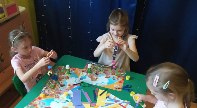 Rekordowy łańcuch choinkowy – grupa „Motylki”