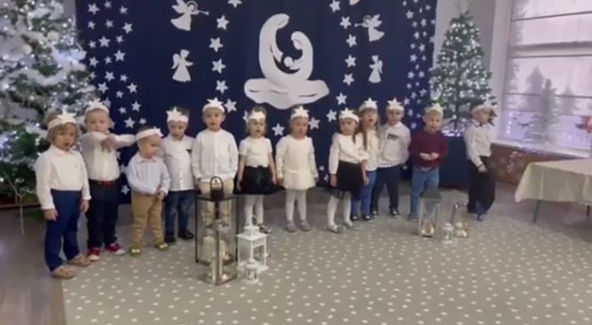 Przedstawienie świąteczne – grupa „Misie” i grupa „Żabki”