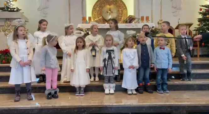 Wspólne kolędowanie Motylków