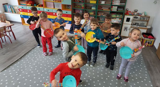 Koncert w wykonaniu muzykalnych Żabek