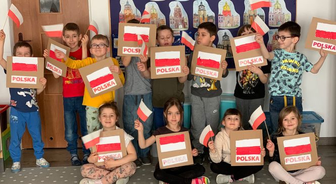 Przygotowania do Dnia Flagi🇵🇱🇵🇱🇵🇱- grupa „Tygrysy”
