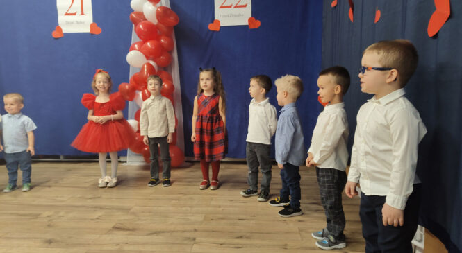 🌸 Dzień Babci i Dziadka w grupie „Wiewiórki” 🌸