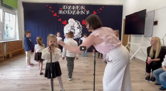 Dzień Mamy i Taty 🩷🩵 Grupa ,,Motylków” 🦋